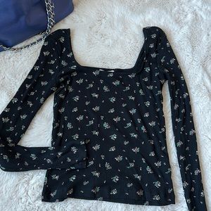 Super cute ribbed long sleeves top NWOT